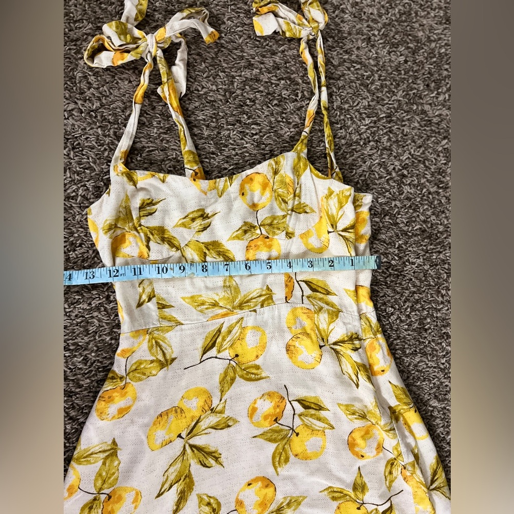 Urban Outfitters Short Linen sundress Size Small With Lemon print - Picture 9 of 11